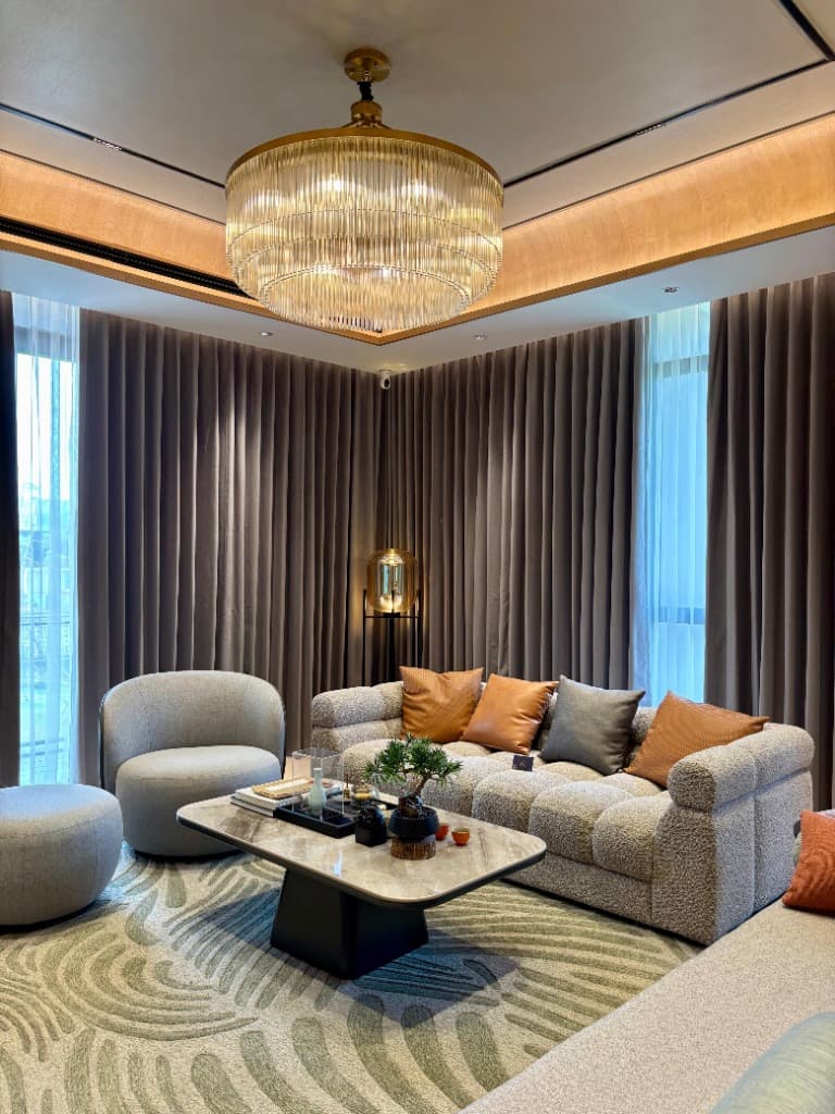 Luxury Lounge & Chandelier